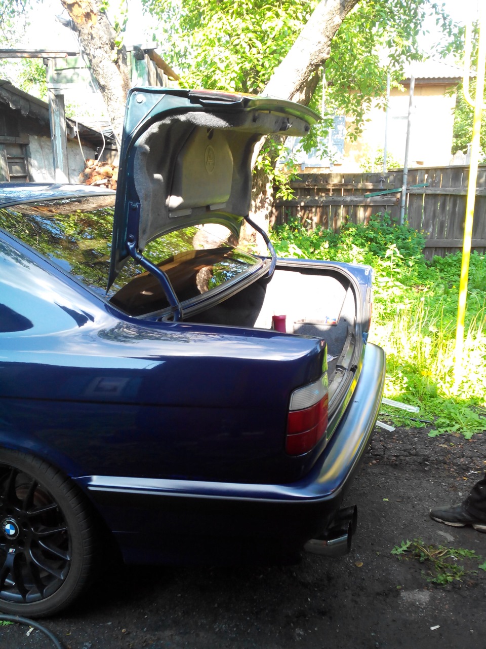 Аморты багажника)) — BMW 5 series (E34), 2,5 л, 1990 года | запчасти ...