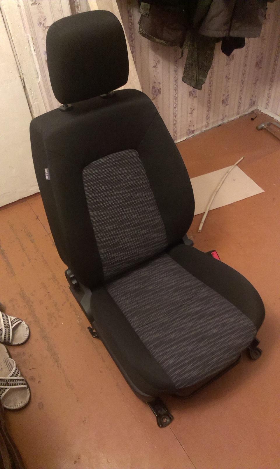 Вот оно готовое, с нагревательными элементами, чистое, как новое — KIA Ceed (1G)