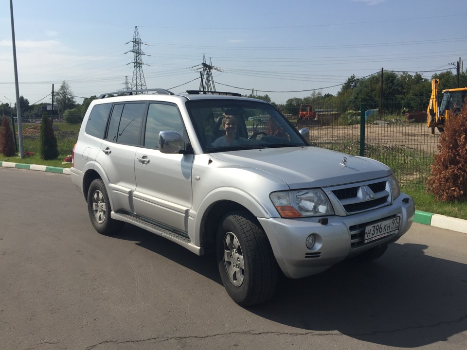 Паджеро 3 2003. Mitsubishi Pajero 3 2003. Митсубиси Паджеро 3 2003 года. Mitsubishi Pajero 3 2002 год дизель. Митсубиси Паджеро 3 дверный.