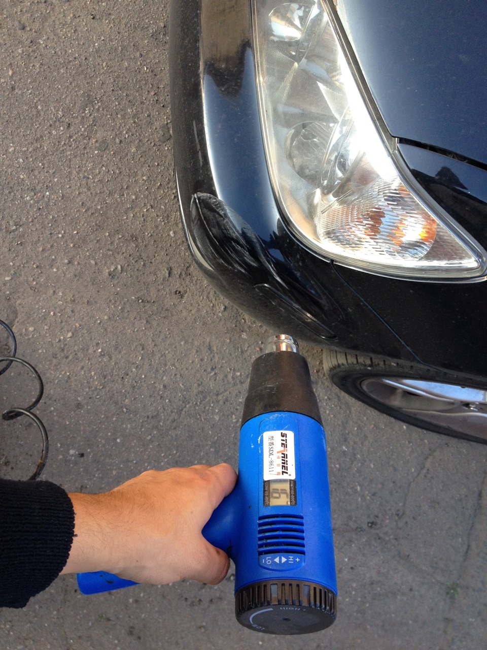 можно ли феном греть двигатель. отваливается вибропласт. прогрев автомобиля. можно ли феном греть двигатель. фен для шумки.