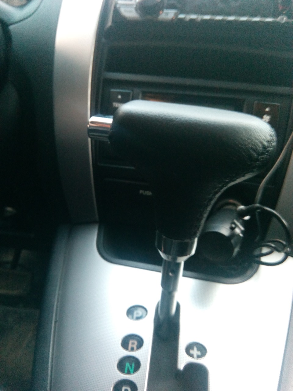 ручка на коробку переключения передач — Hyundai Tucson (JM), 2,7 л ...