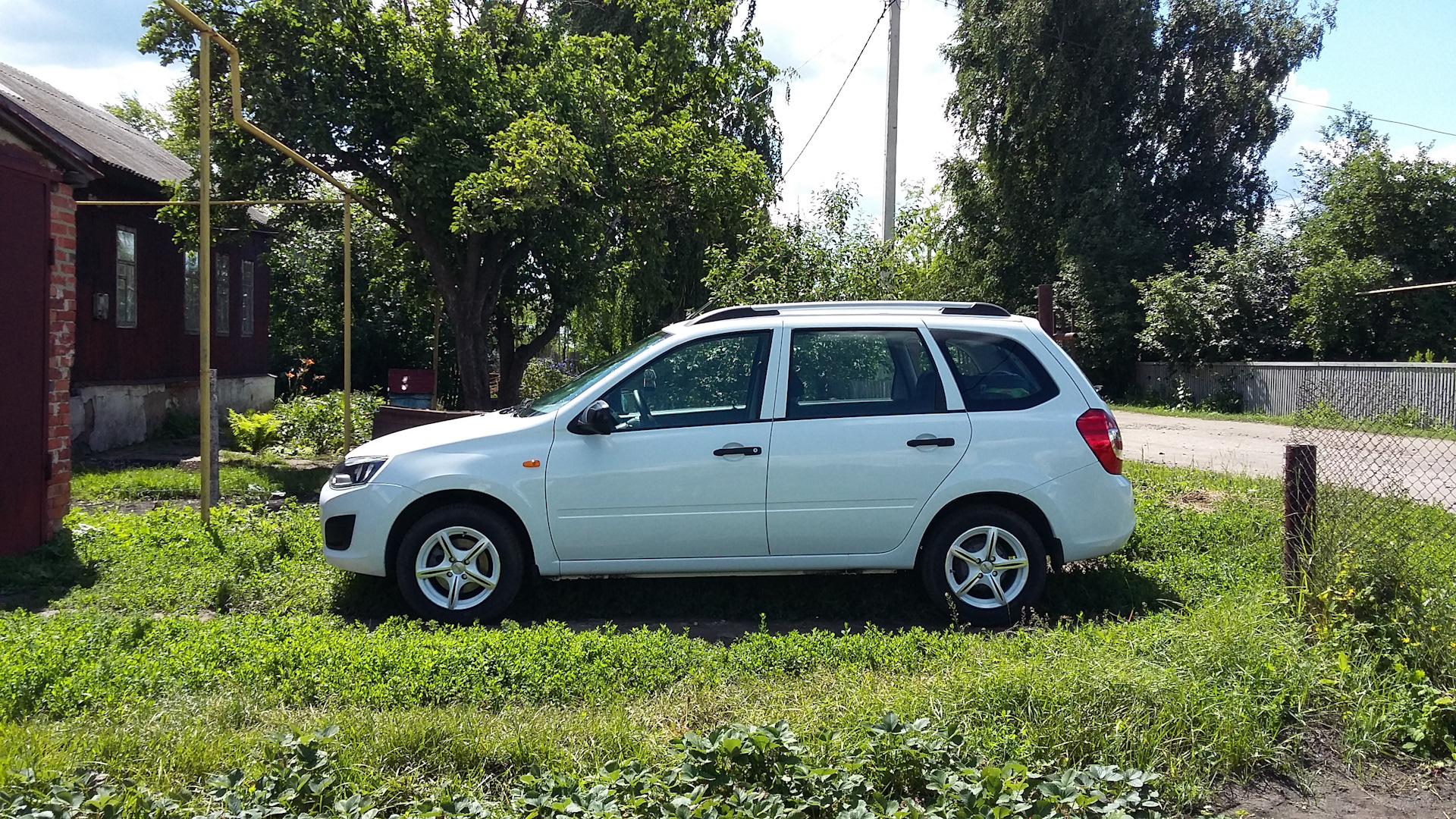 Lada Калина 2 универсал 1.6 бензиновый 2013 | Сарай мечты на DRIVE2