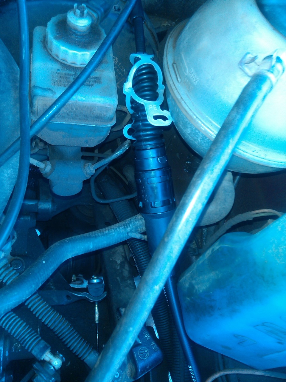 Порвался трос сцепления… — Volkswagen Passat B3, 1,8 л, 1991 года ...