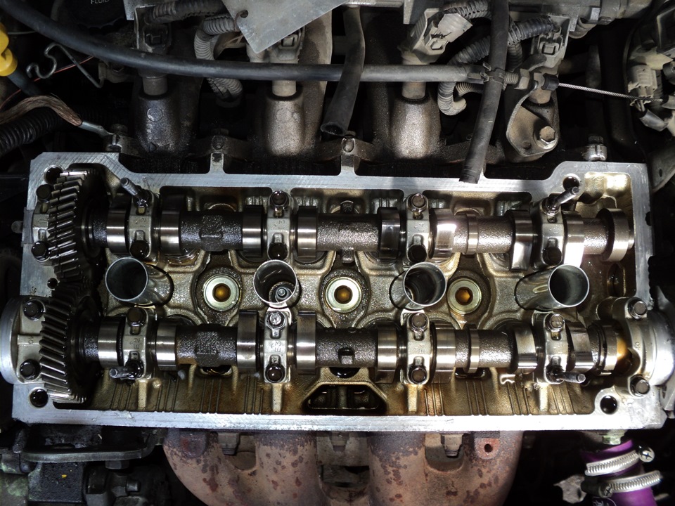 №16. Покраска клапанной крышки и защиты выпускного коллектора. — Toyota ...