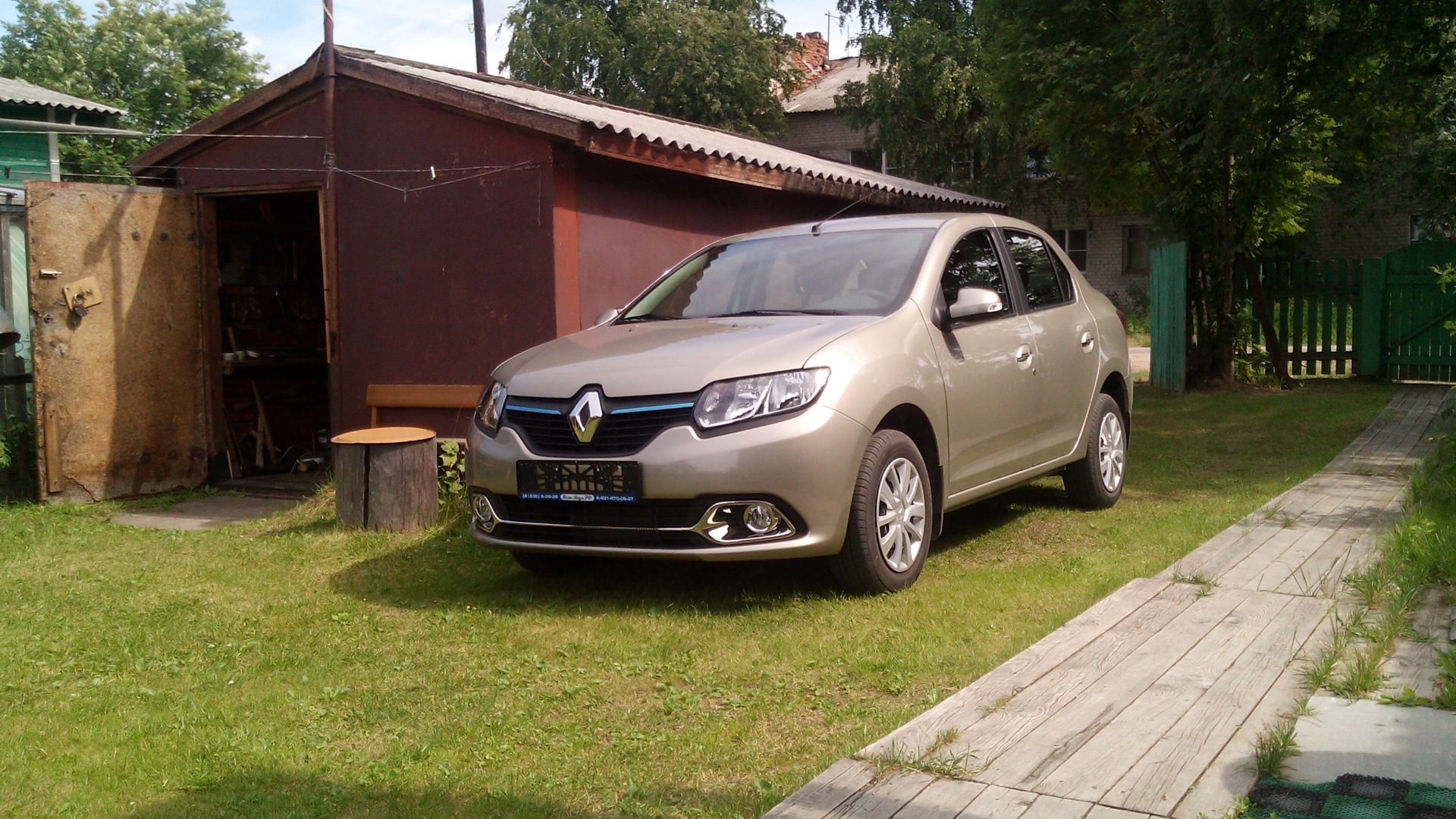 Renault Logan (2G) 1.6 бензиновый 2015 | бежевый привилеж на DRIVE2