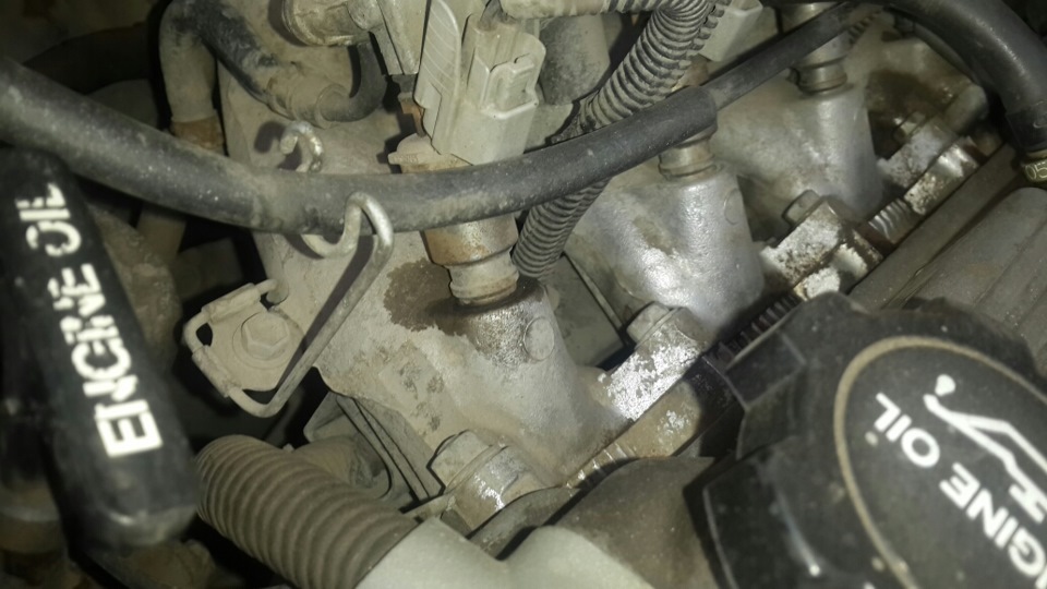 давит из под форсунки — Toyota Corolla (100), 1,6 л., 1993 года ...