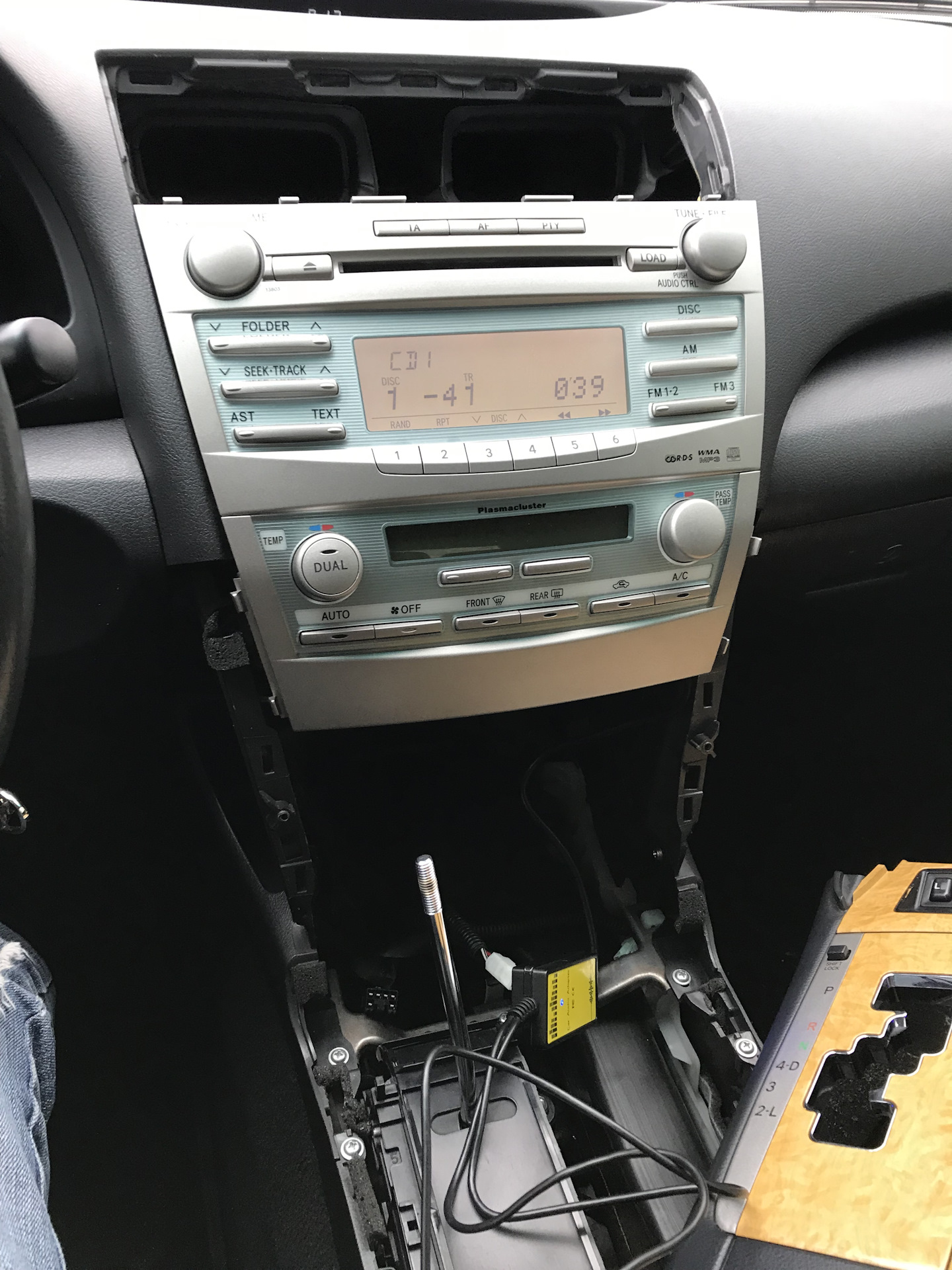 Aux и Usb в штатную магнитолу — Toyota Camry (XV40), 2,4 л, 2006 года ...