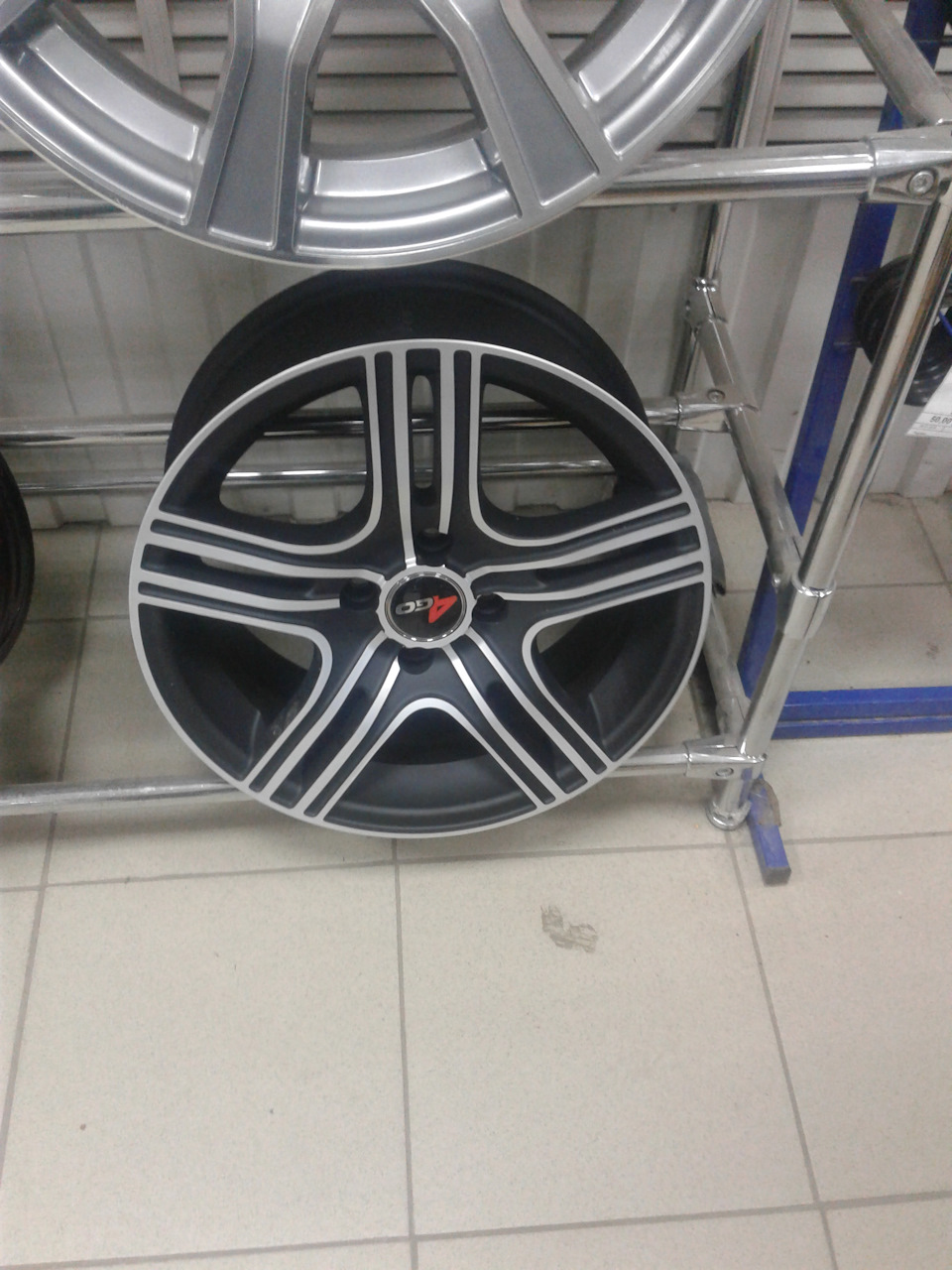 Новые тапки r15 — Lada Гранта, 1,6 л, 2013 года | колёсные диски | DRIVE2