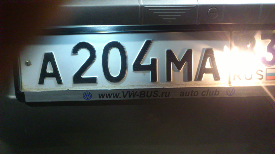 Слева светик, справа стоковая лампочка — Volkswagen Multivan (T4)