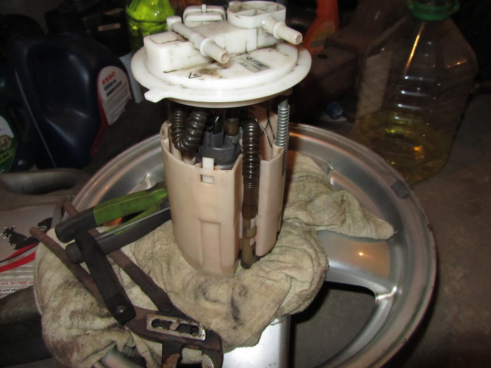 Замена регулятор и топливного фильтра. — Lada 21124, 1,6 л, 2006 года ...