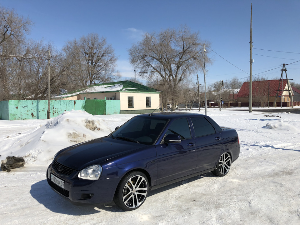 Лада Приора Персей седан