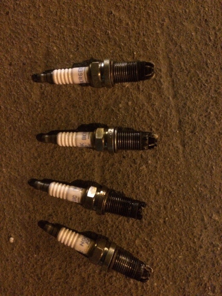 прогорела свеча в 3м цилиндре — Mitsubishi Cedia, 1,8 л, 2002 года ...