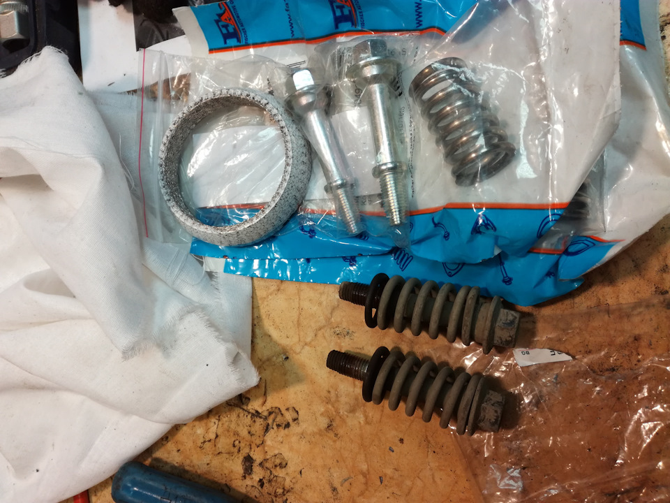 Замена кольца глушителя и др. концовка — Toyota Corolla (140/150), 1,6 ...