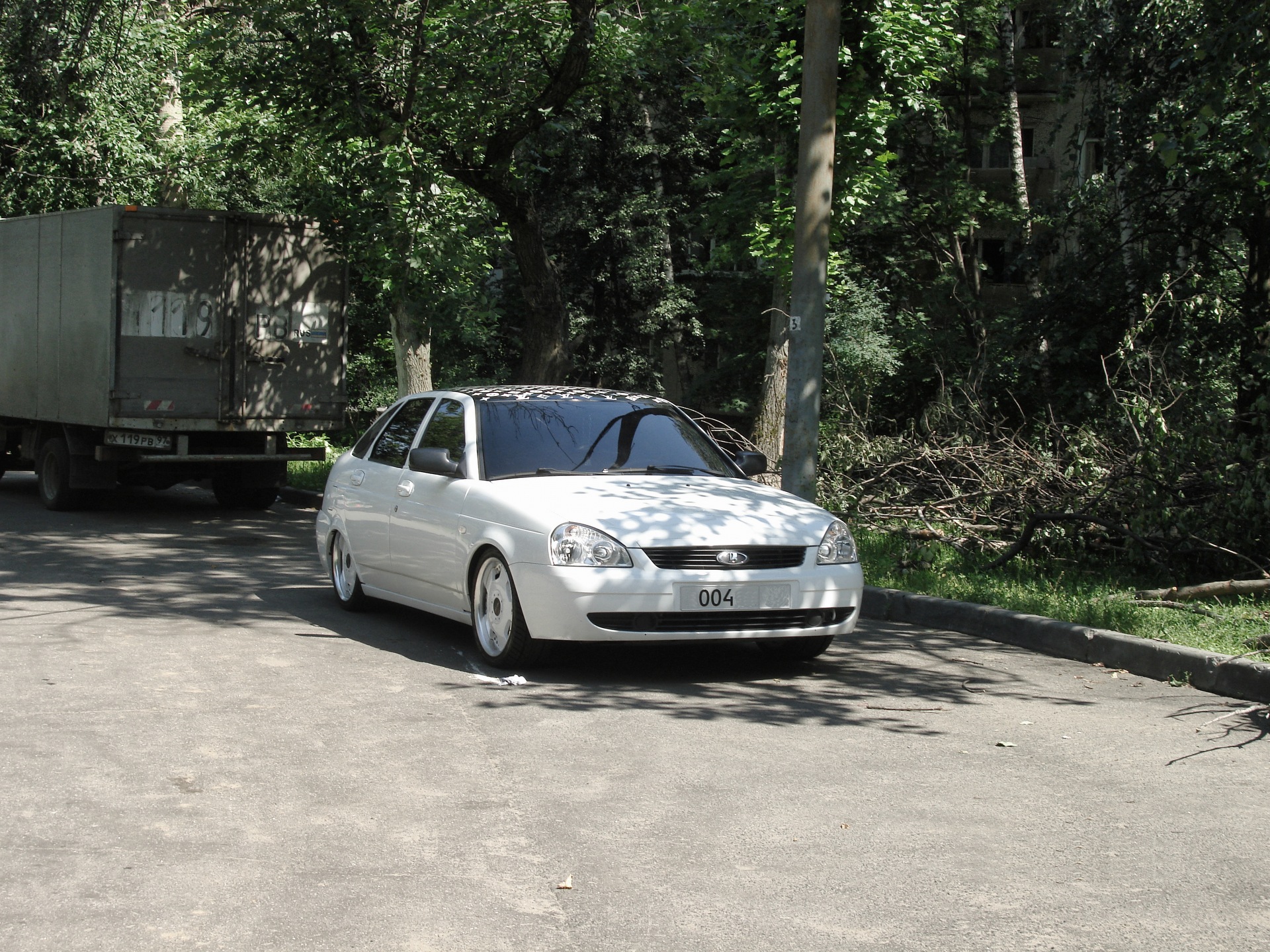 Фотосет…часть I — Lada Приора хэтчбек, 1,6 л, 2011 года | колёсные диски |  DRIVE2