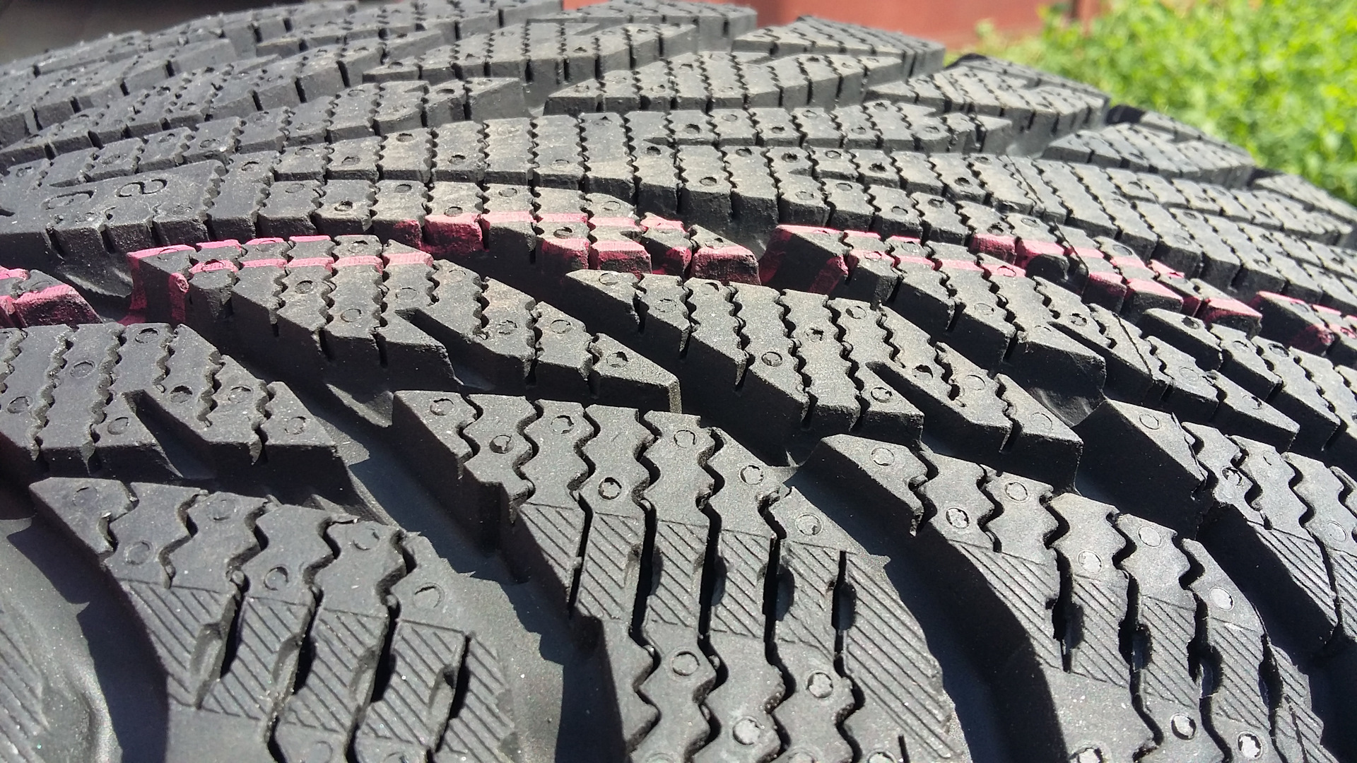 Nokian Hakkapeliitta R2 175/65 R14 — Lada Калина 2 универсал, 1,6 л ...