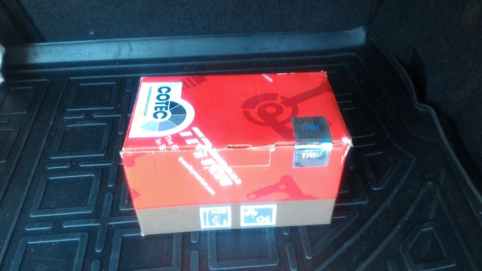 Замена задних колодок (TRW) — Volkswagen Golf Mk7, 1,4 л, 2014 года ...