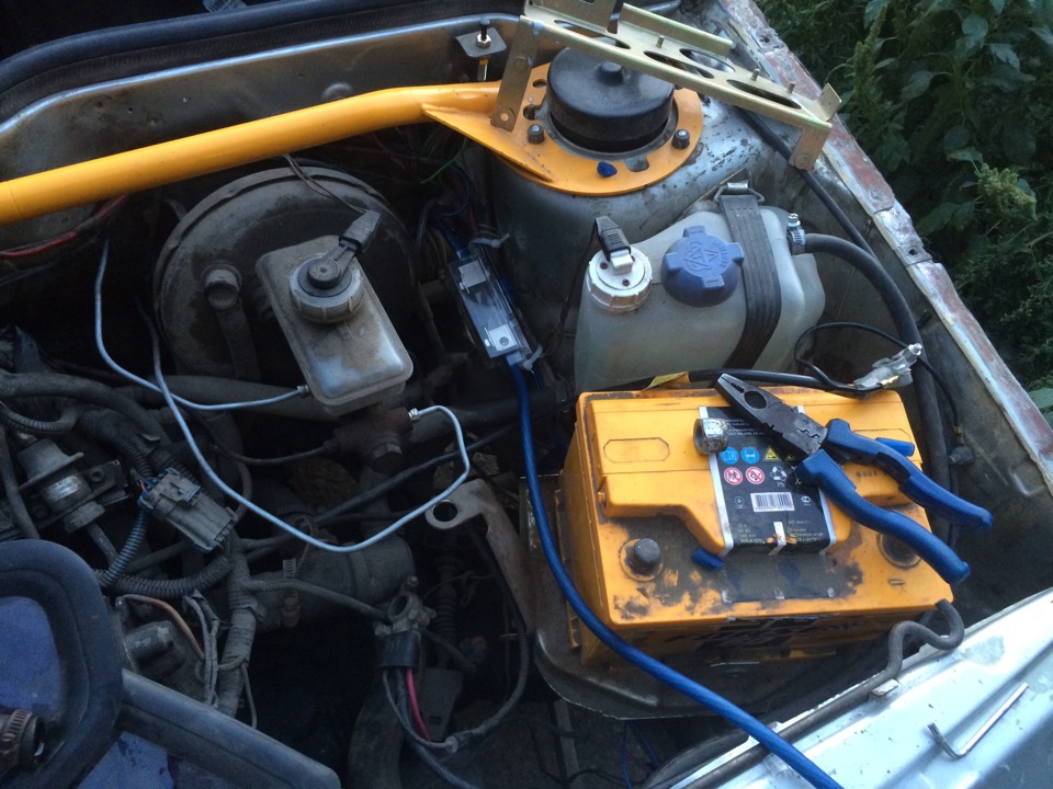 Установка проводки для усилка и под акустику — Lada 21093i, 1,6 л, 2001 ...