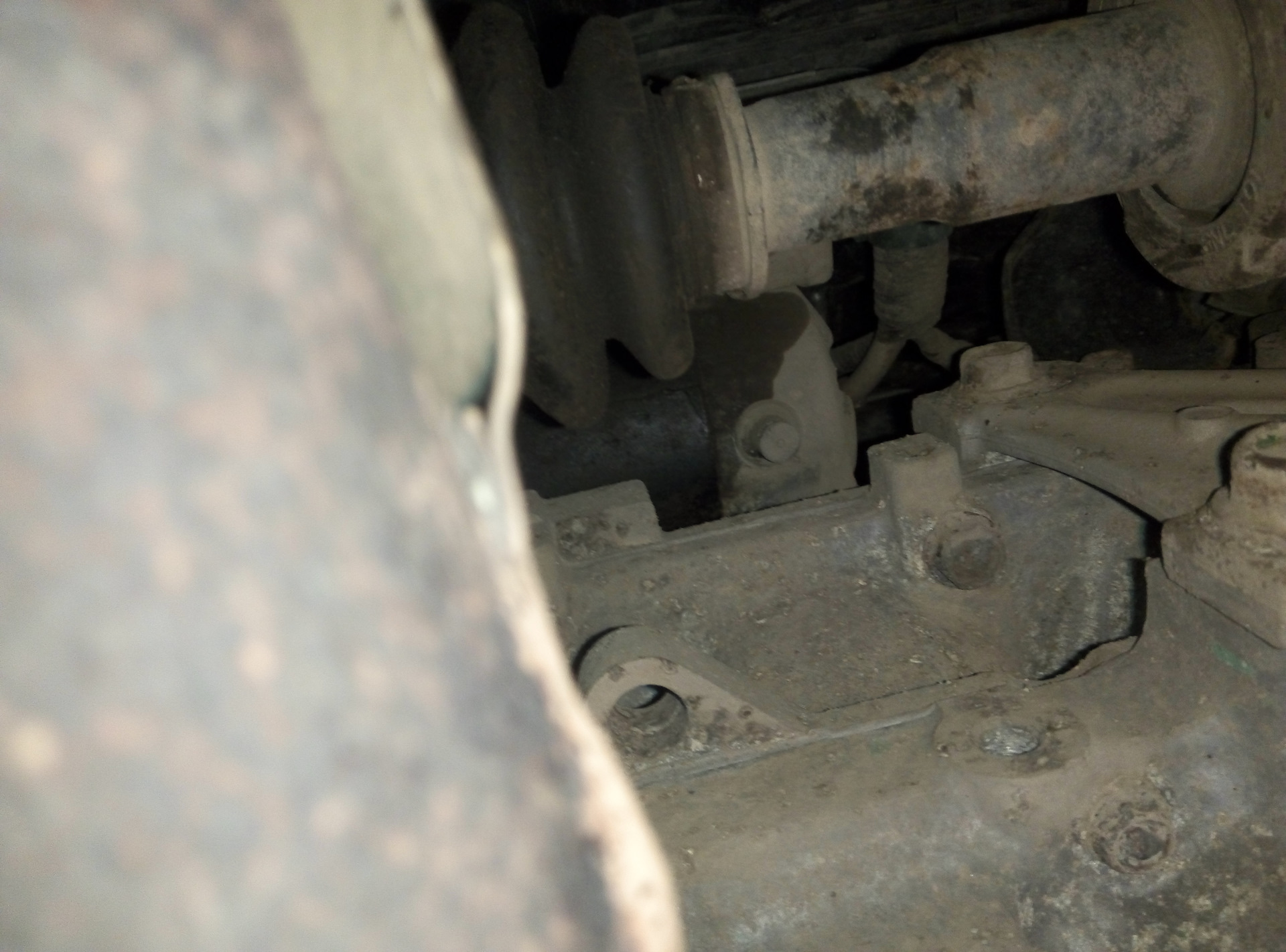 потеет сальник — Honda Civic 4D (8G), 1,8 л, 2008 года | визит на ...