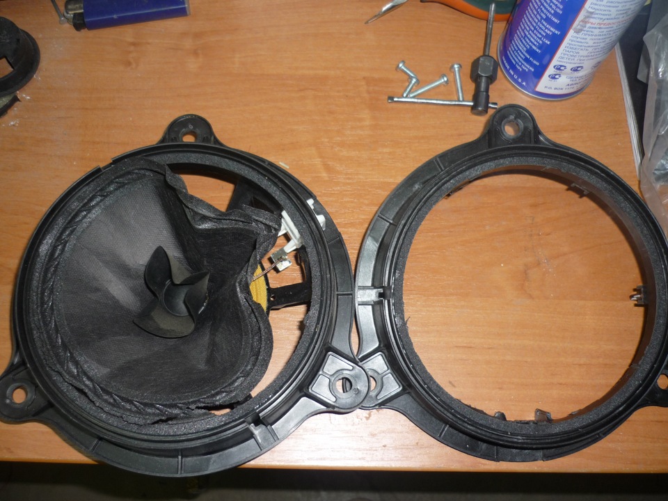 Динамик на nissan x-trail t30. Колонки ниссан х трейл т31. Протяжка провода в двери х трейл т31. Штатный динамик nissan x trail. Колонки ниссан х трейл т31.