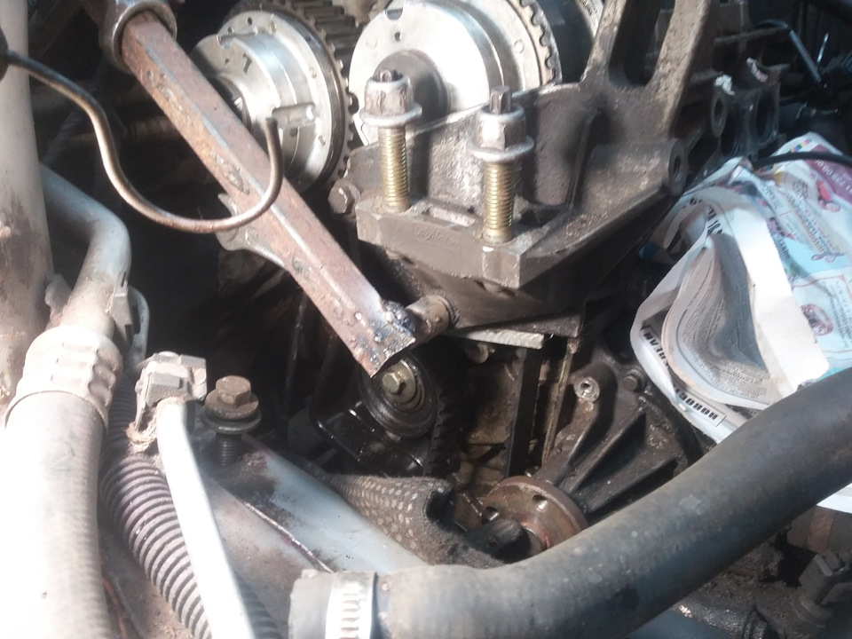 Провернуло шкив 402 двигатель. Провернуло шкив 402 двигатель. Как провернуть коленвал. Выставить зажигание маз ямз 238. Прокрутить двигатель вручную.