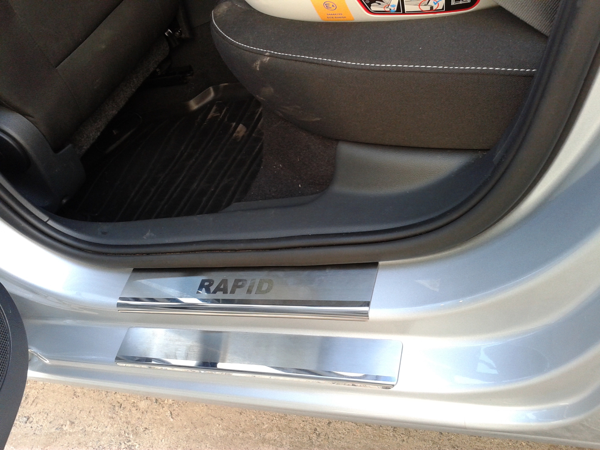 Как снять пороги шкода рапид Накладки на пороги - Skoda Rapid (1G), 1,2 л, 2013 года аксессуары DRIVE2