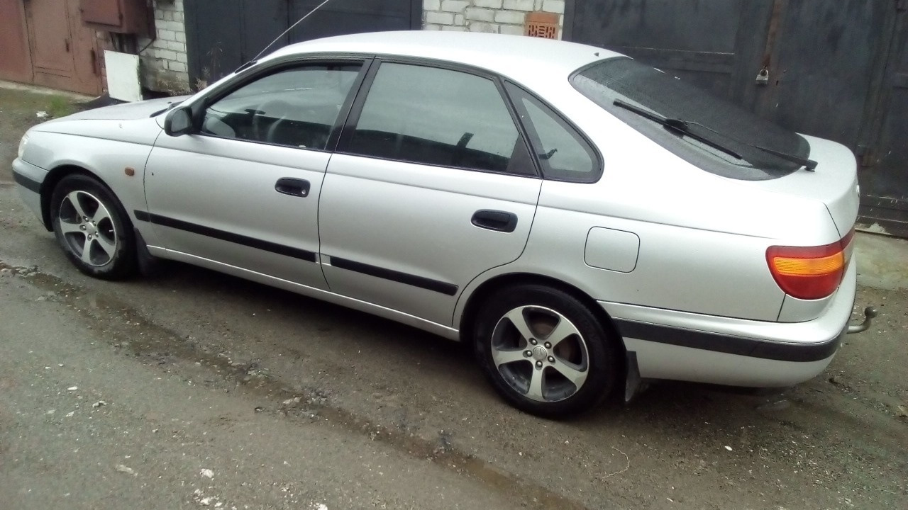 Toyota Carina e 1 6