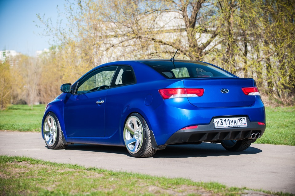 Kia Cerato 2 Koup синяя