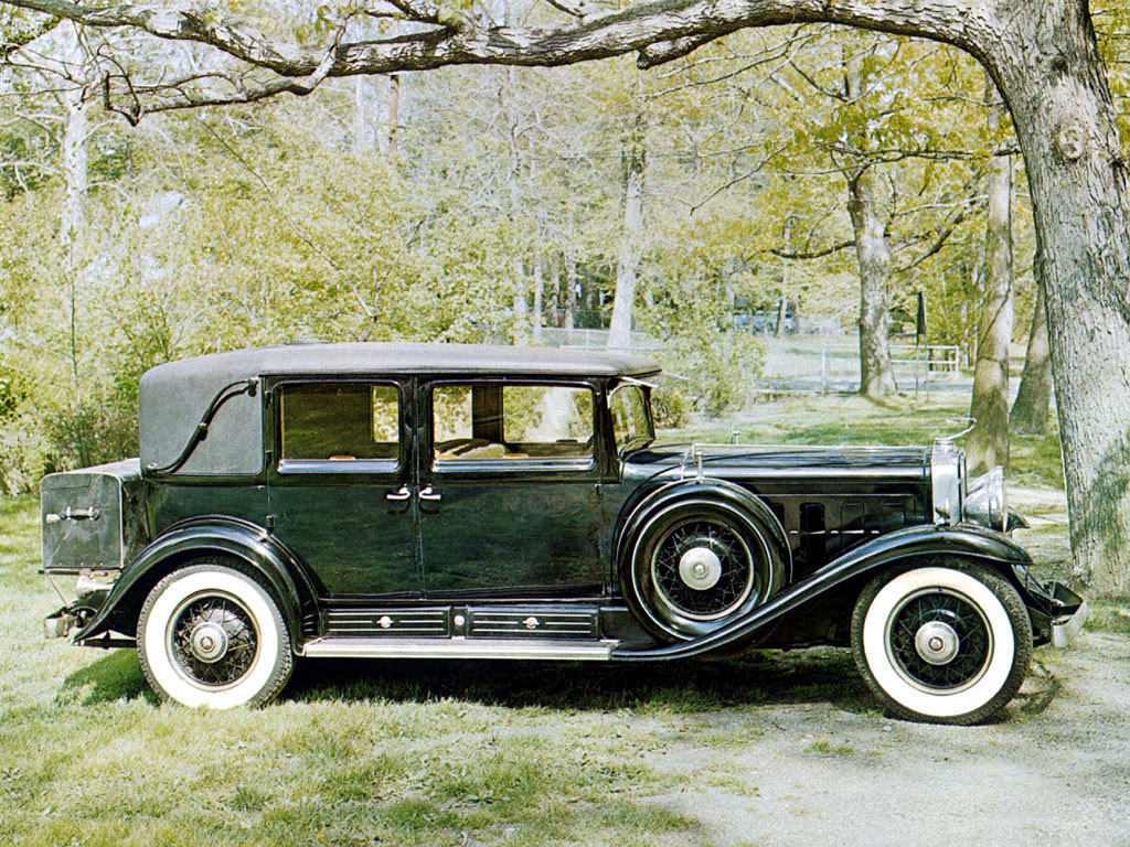 Самый 40. Cadillac v16. Кадиллак 452 v16. Кадиллак 1930 года. Cadillac 1930-40.