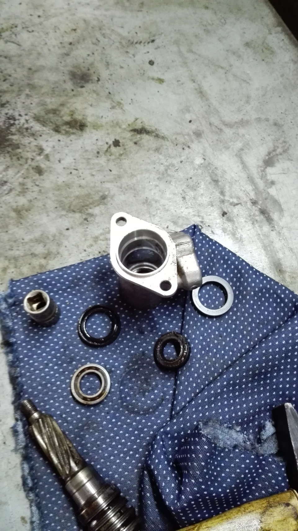 Замена переднего правого кулака и сальников рейки — Chevrolet Epica, 2 ...