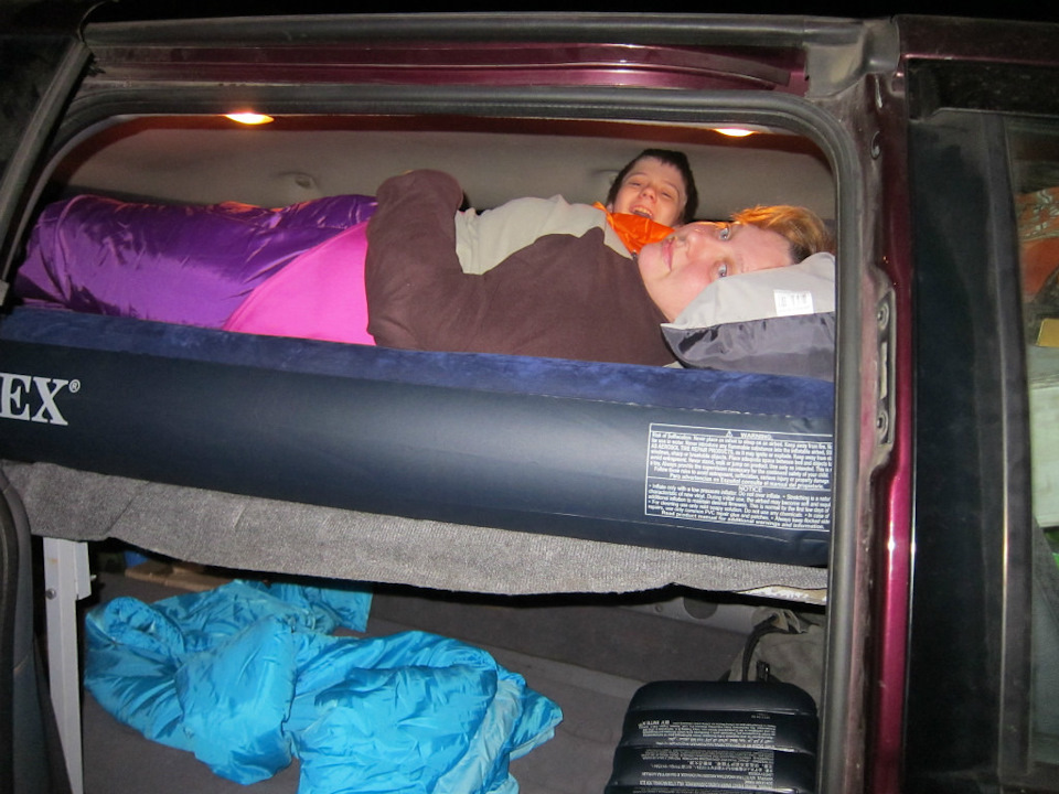 Двух ярусная спальня для туристов ! — Dodge Caravan III, 2,4 л, 2001 .