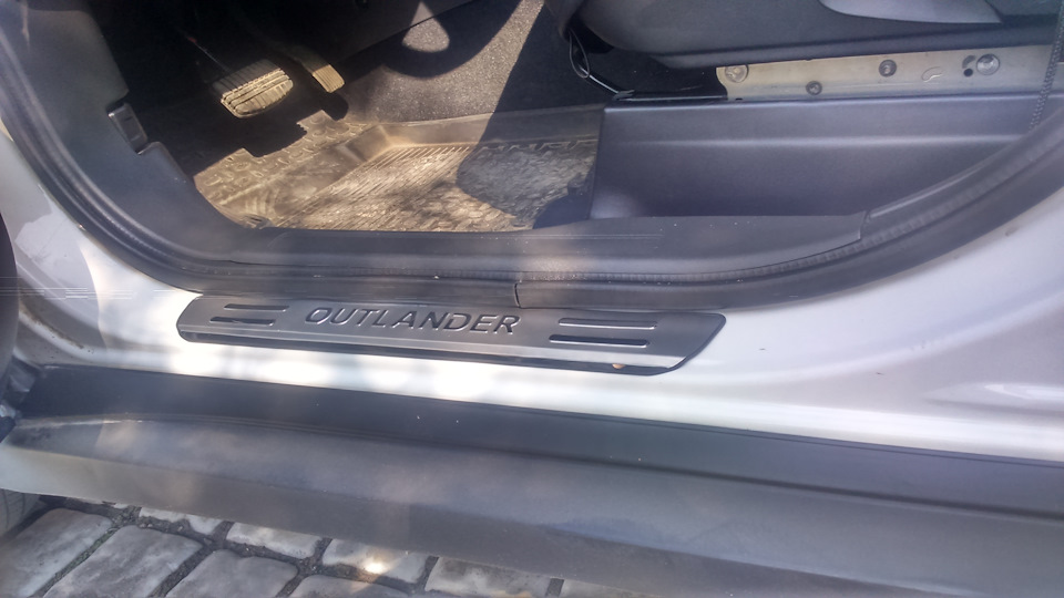 Накладки на пороги хром — Mitsubishi Outlander (3G), 2 л, 2015 года ...