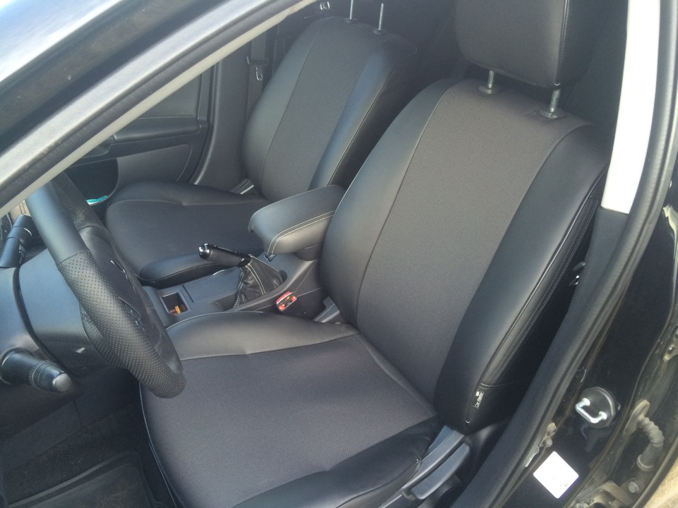 Кожаные чехлы с тканевыми вставками — Mitsubishi Lancer X, 1,6 л, 2012 ...