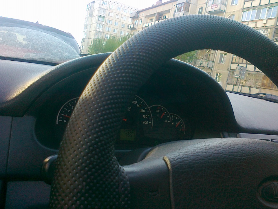 Установил оплетку на руль! — Lada Приора седан, 1,6 л, 2009 года ...