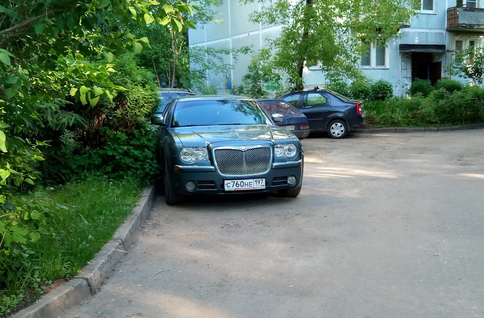 Фото в бортжурнале Chrysler 300 (300C) (1G)