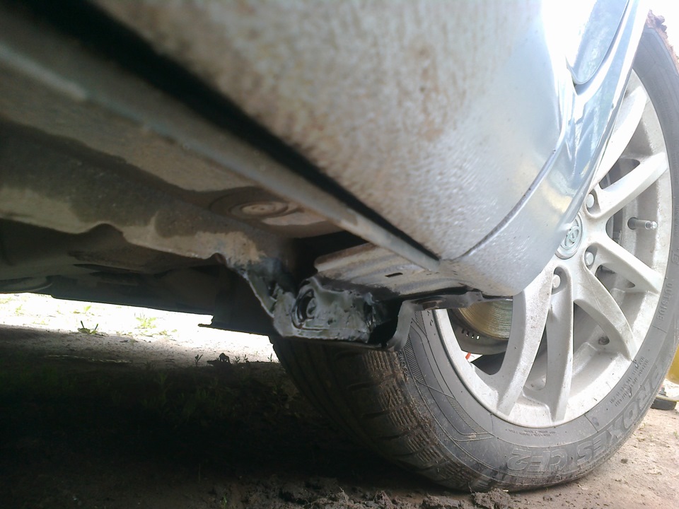 загнул порог. загнул порог. загнул порог. замял порог на рено меган 2. загнул порог.