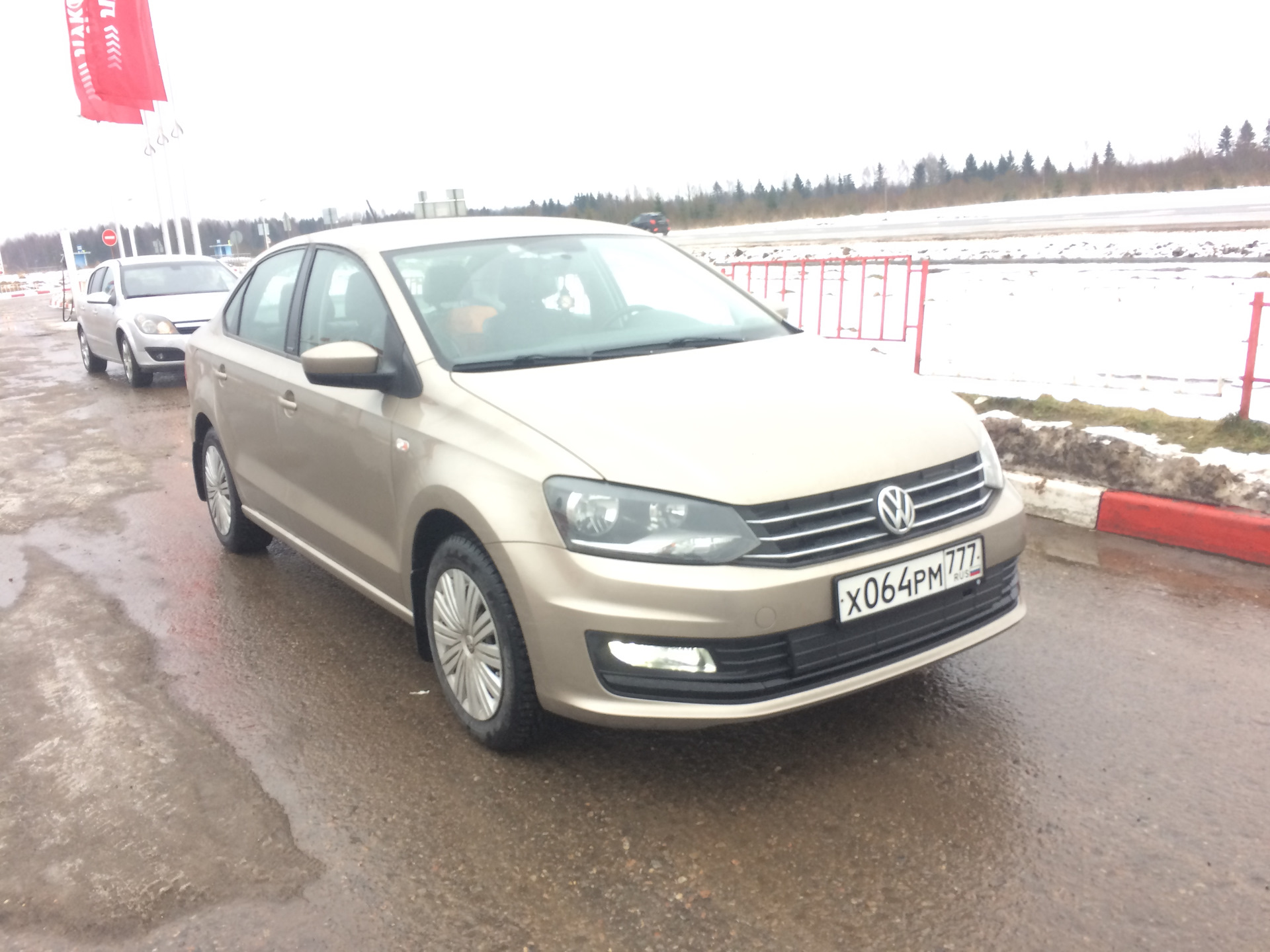 Маленькое путешествие или 5.6 л/100 км. — Volkswagen Polo Sedan, 1,6 л,  2015 года | путешествие | DRIVE2