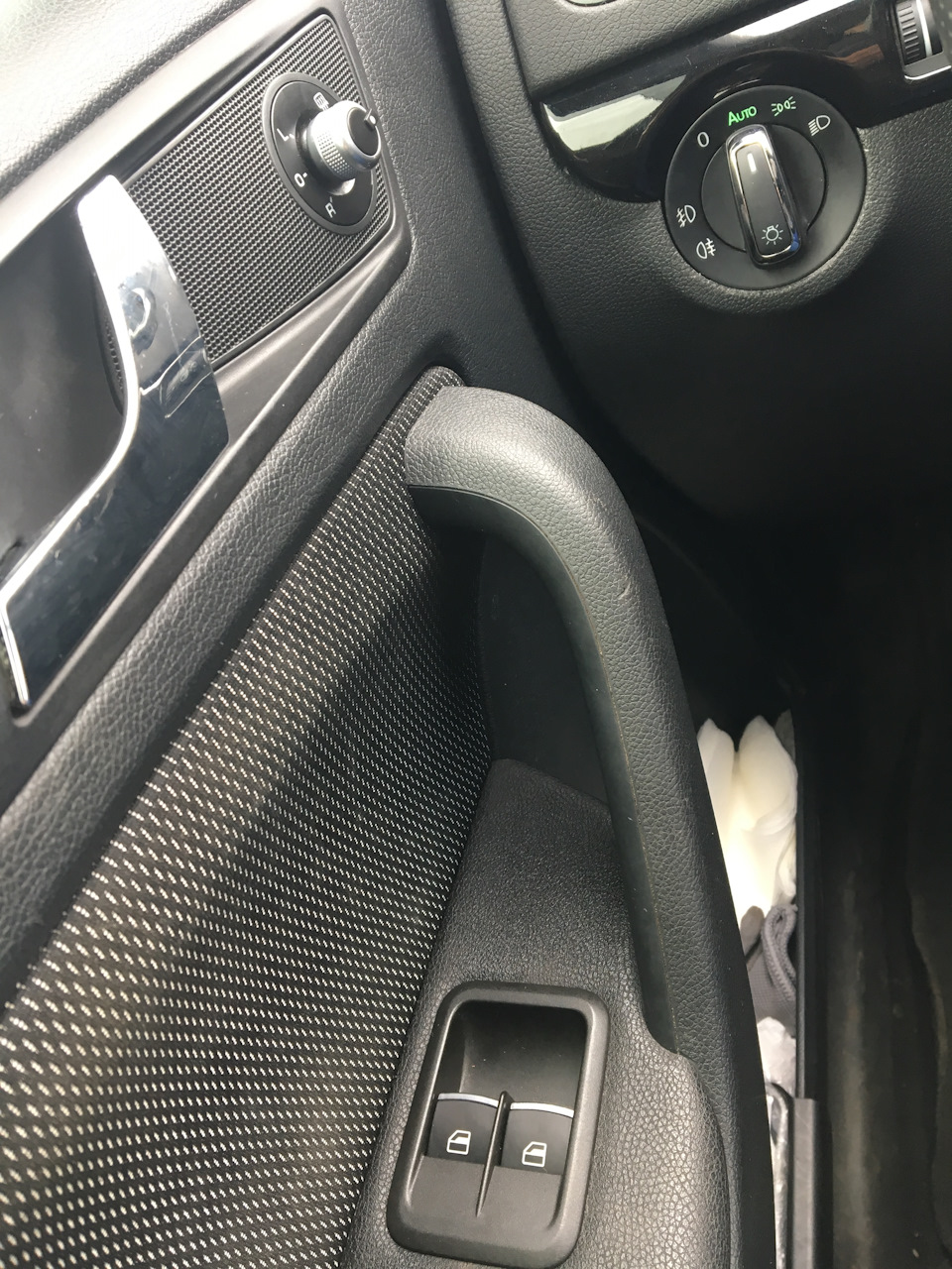 Меняем кнопки стеклоподъемников# Yeti - Skoda Yeti, 1,8 л, 2012 года просто так 