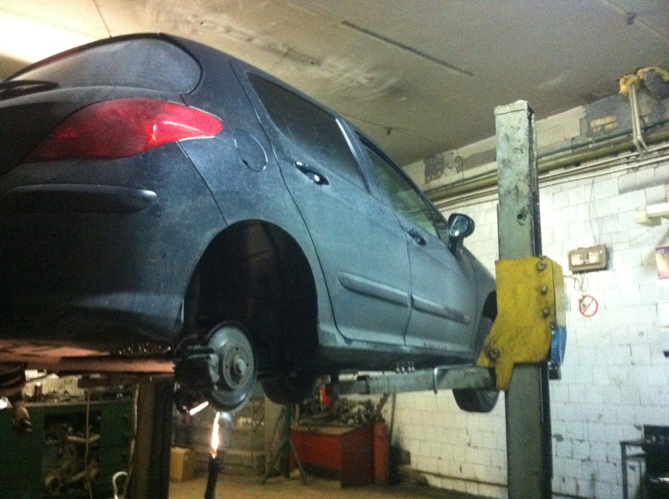 Задние подкрылки — Peugeot 308 (1G), 1,6 л, 2008 года | расходники | DRIVE2