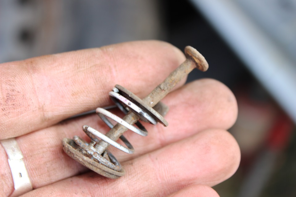 Стояночный тормоз 2 — Toyota Camry (V40), 2 л, 1996 года | поломка | DRIVE2