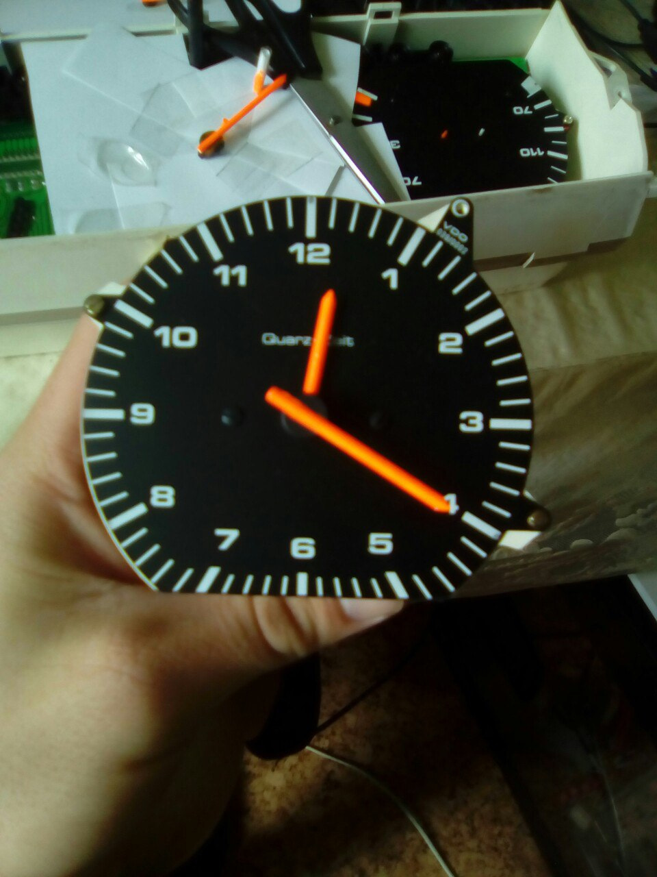 Стрелки приборной панели, вольтметр, уплотнитель в дефлекторы ...