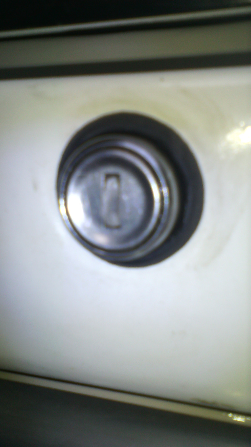 Замок багажника (уплотнитель) — Mercedes-Benz E-Class (W124), 2,6 л ...