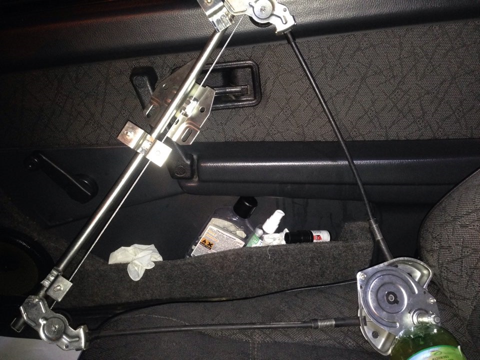 Порвался тросик стеклоподъемника — Lada 2113, 1,5 л, 2005 года ...