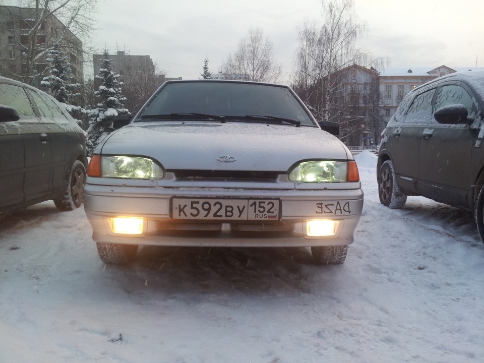 Поменял лампочки в противотуманках) — Lada 2114, 1,6 л, 2012 года ...