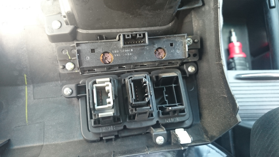 в блоке регулировки подсветки и SET/RESET 2 лампы — Honda Civic 4D (8G)