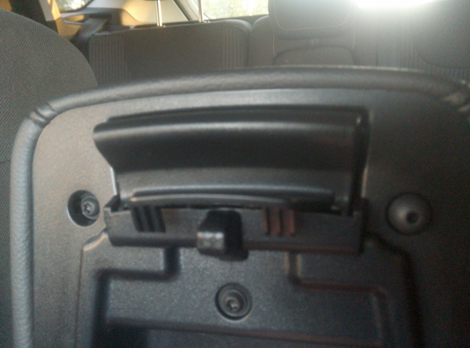 Вопрос по подлокотнику — Ford Focus Hatchback III, 1,6 л, 2013 года ...