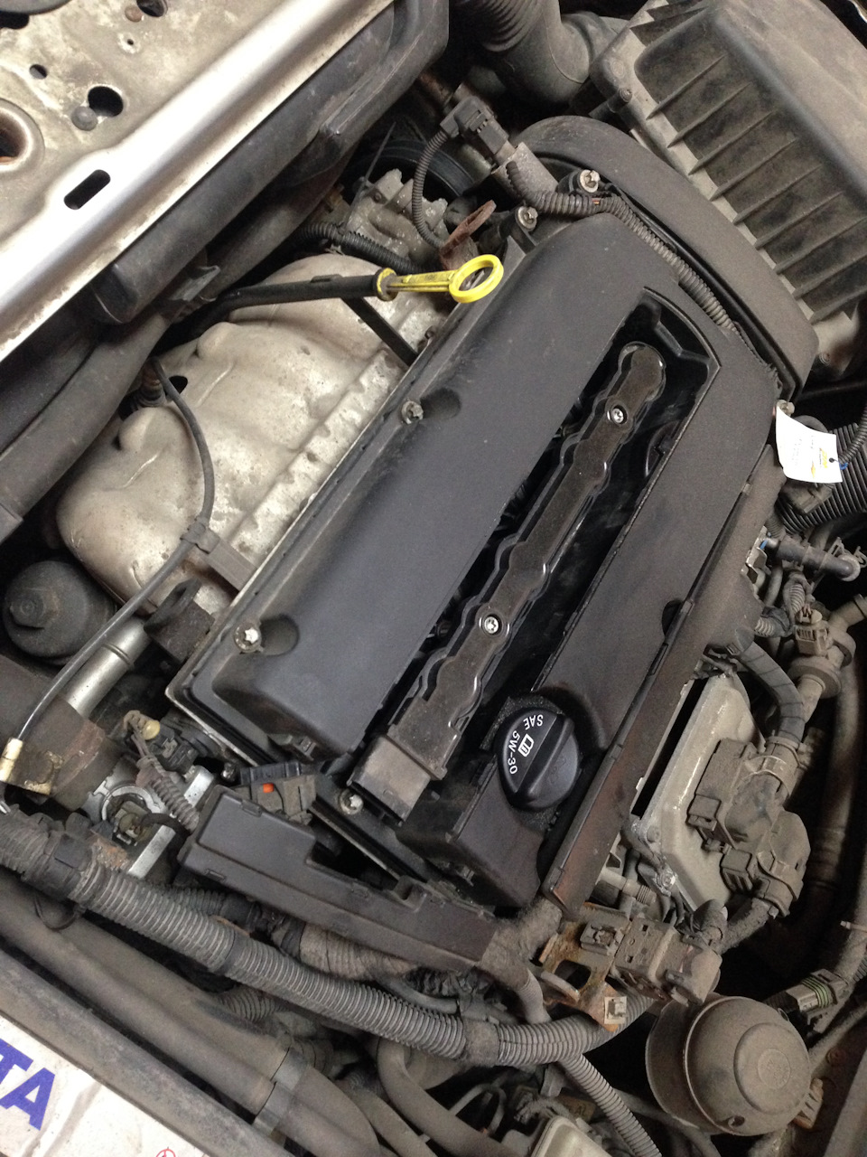 Замена модуля зажигания и свечей — Opel Astra H GTC, 1,8 л, 2008 года ...
