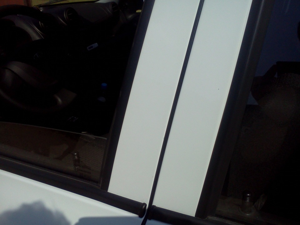 При закрытой двери — Lada Granta