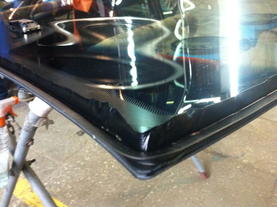 клей Pilkington — Volvo XC90 (1G)