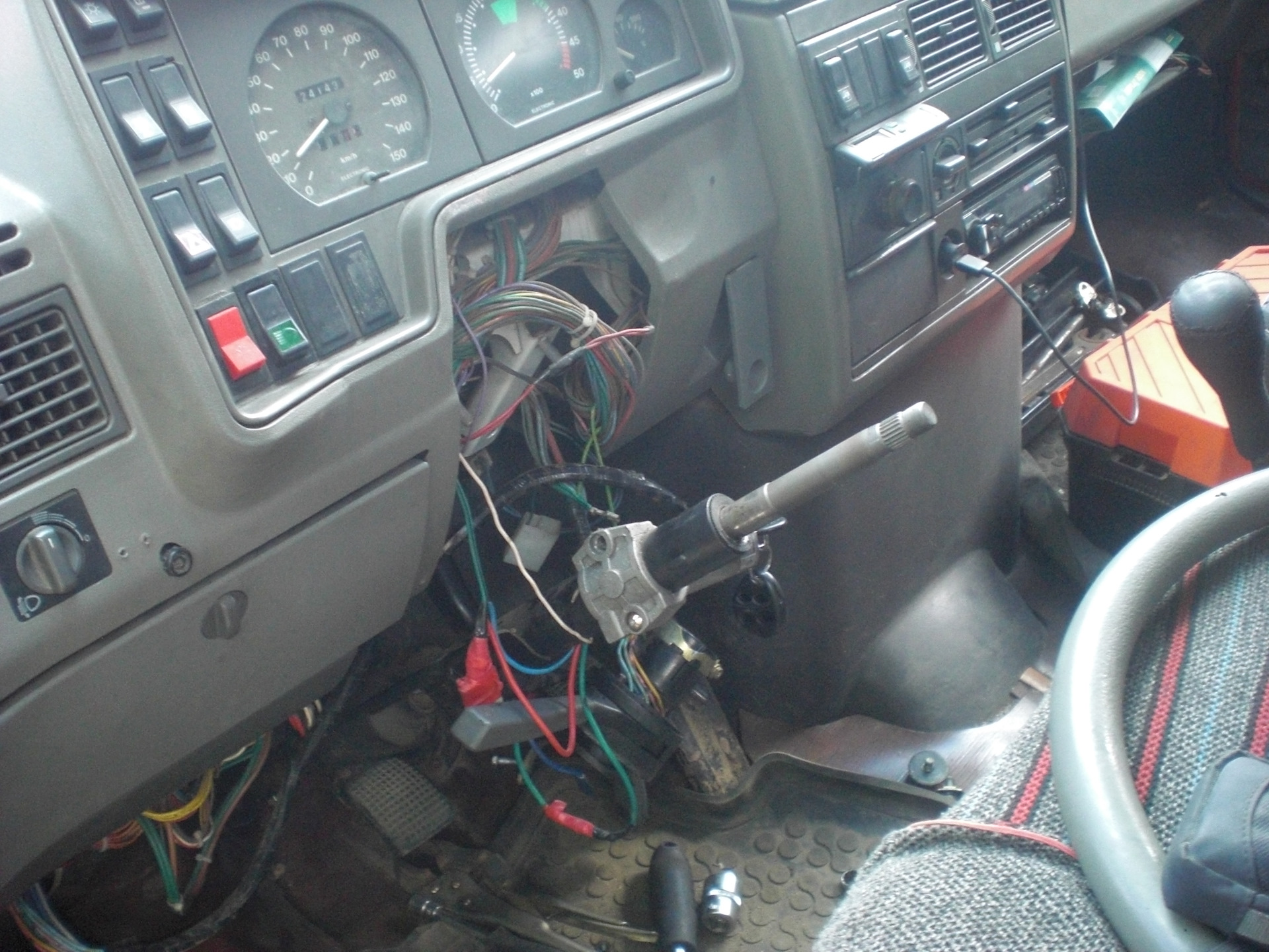 Как снять руль ивеко Рулевая кресовина - Iveco Daily (2G), 2,8 л, 1993 года своими руками DRIVE2