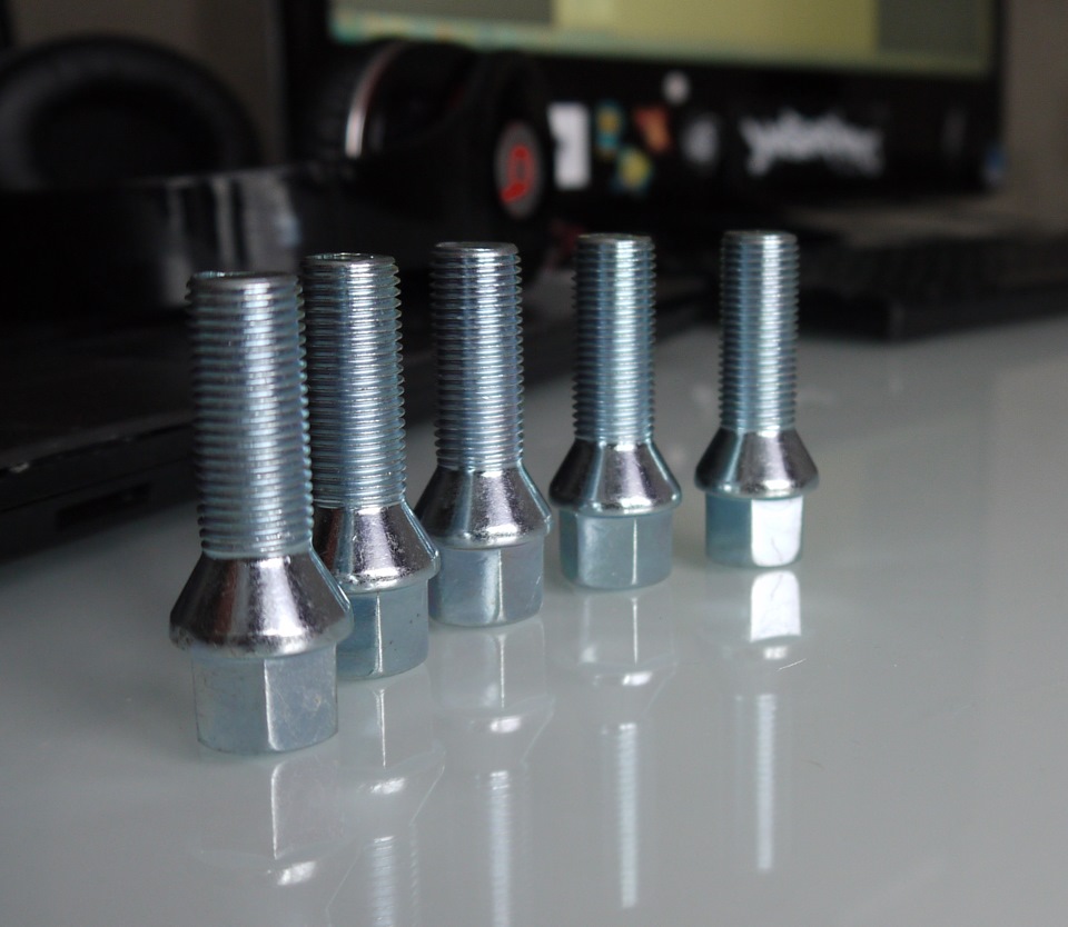 газ 31105 болты колесные. проставка болта масляного картера ямз 650. удлиненные болты для проставок ваз 2106. болт крепления проставок м12 1. болт колесный гольф 4 под проставку 10 мм.